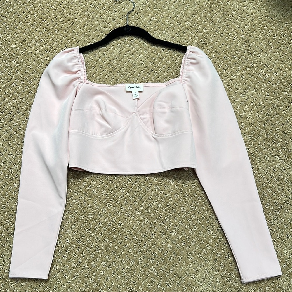 NORDSTROM Pink cropped long sleeve top.
